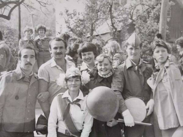 Алексей Мартьянов, Павел Пронин, Татьяна Щеглова, Галина Печёнкина, Елизавета Богер, Азат Гатин, Галина Коваленко. На заднем плане Маргарита Чайкина, Галина Рогачёва.