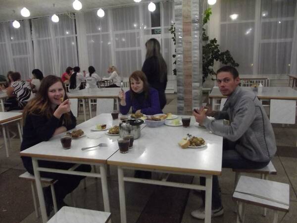 Виктор ГупаловДиана Гаврилова в центре