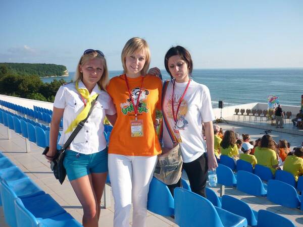 Елена Хамитова   в центре.