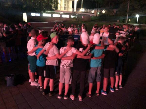 NFGM7DyweGo