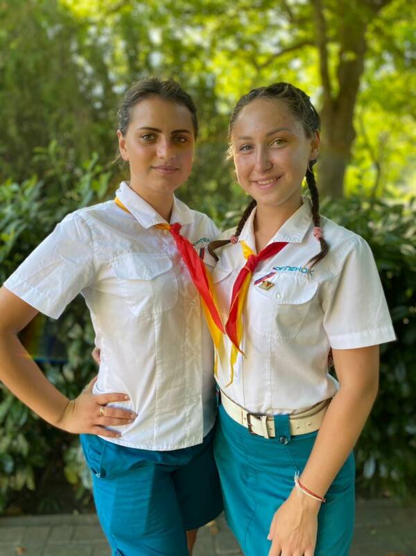 Целикова Марина и Низамутдинова Милена