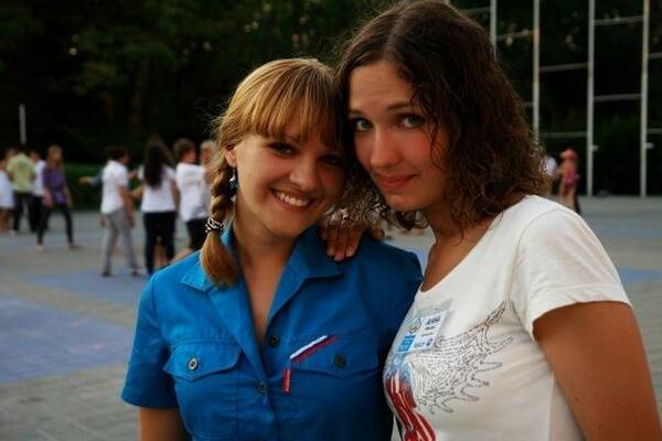Екатерина Бегун слева