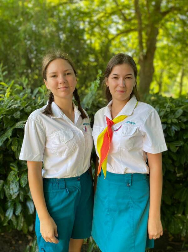 Вертунова Лилия и Овчинникова Ангелина.