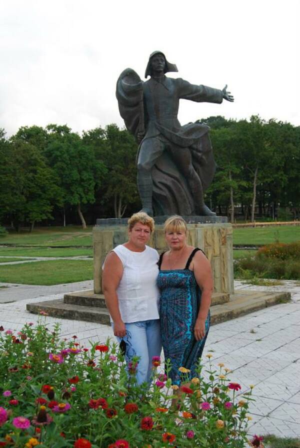 уханова.......