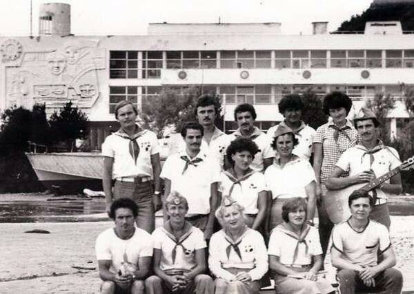 1982.