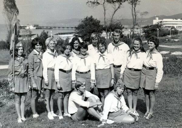 1976.