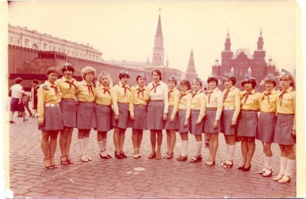 1981 год. Вожатский отряд Всероссийского лагеря ЦК ВЛКСМ Орлёнок  Пламенный.