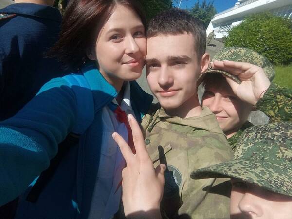lQhchZmjYEc