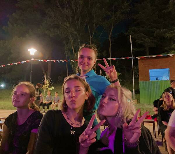 AAdcKJ tpW4