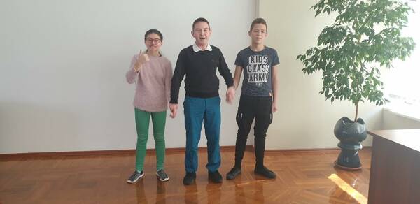 qsrESKUC7XQ