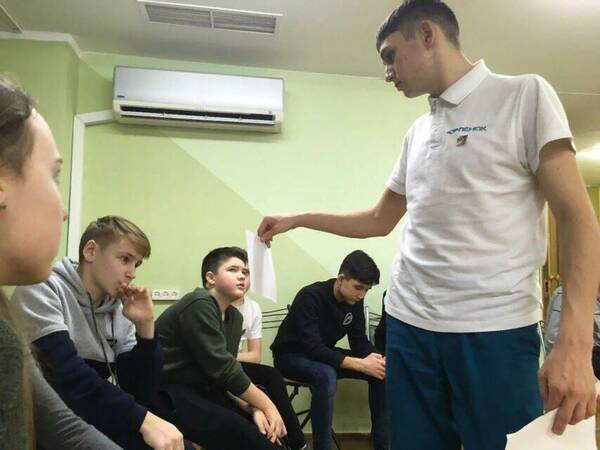 azEv8Hqm3y0