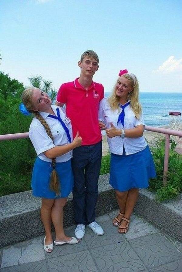 Татьяна   Сухогузова слева