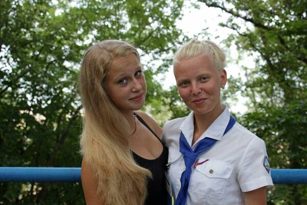 rzyUev7fFzs
