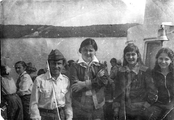 Звездная 1980, сентябрь октябрь. Вожатая Лида Бендер
