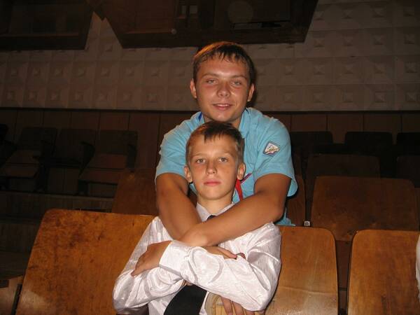 Саша            Захарченко