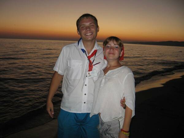 Саша        Захарченко