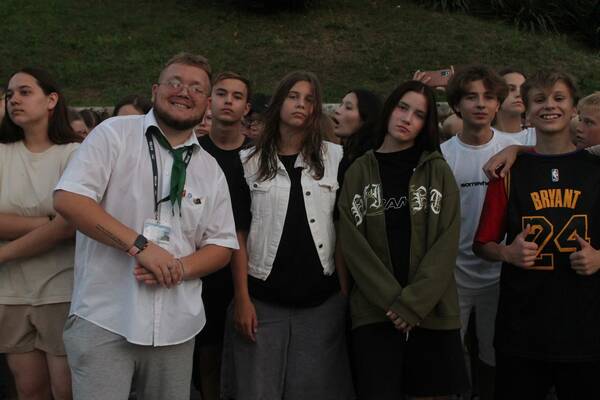 TIiUNQVv1vQ