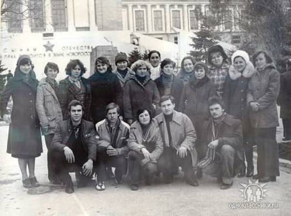 1980  а