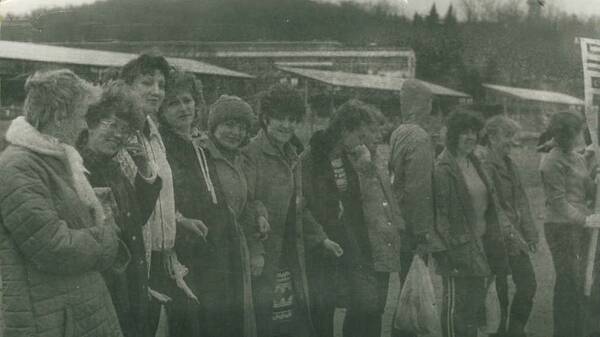 1984 .