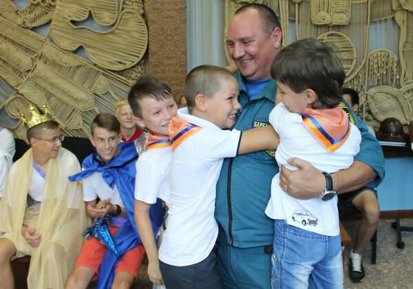 81. Poprobuy uderzhi