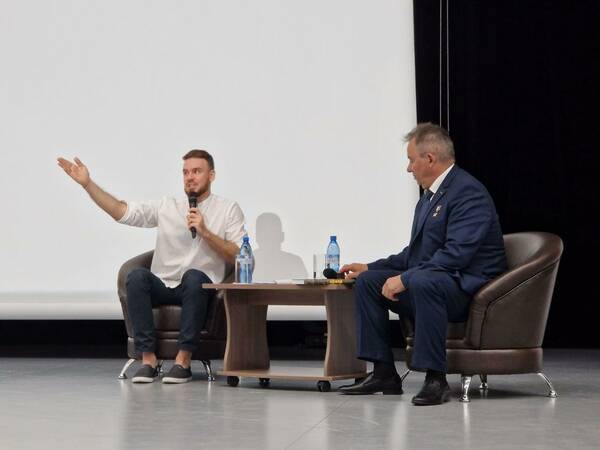 Орлята встретились с Гавриловым Николаем Фёдоровичем, Героем Российской Федерации, советским и российским авиатором.