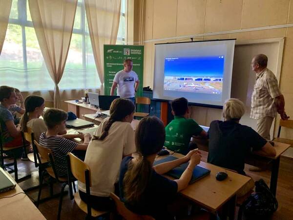 лётчиком испытателем 1 класса Авиационный комплекс им. Ильюшина Владимиром Михайловичем Иринарховым...