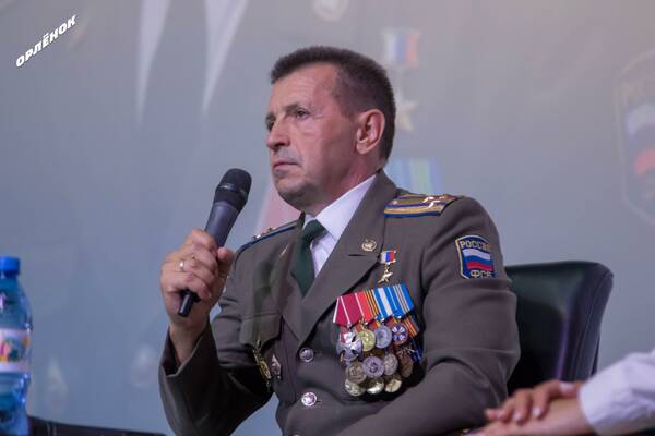 школьники встретились с Героем России Евгением Шендриком