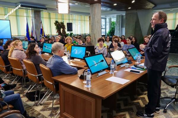 директор Музея Победы, заместитель секретаря Общественной палаты РФ Александр Школьник.
