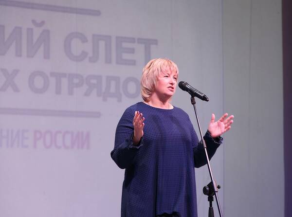 член Общественной палаты РФ, ответственный секретарь  Поисковое движение России Елена Цунаева.