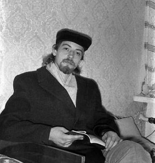 Куликов Михаил. 1988    91 гг.  и летние смены 1992, 1993, 1994 гг. Солнечная. Звёздная. Вожатый. Иваново.