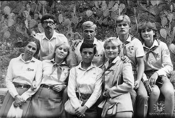 Вверху   Сергей Варакин, Николай Зенцов, Михаил Хлопков, Татьяна Макарова (Поварницына) Внизу Татьяна Ивличева, Наталья Рослякова (Пахолова), Анна Зенцова, Любовь Чуркина.