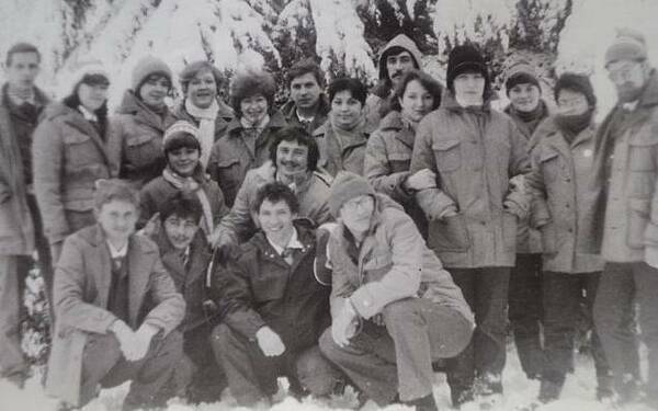1987.