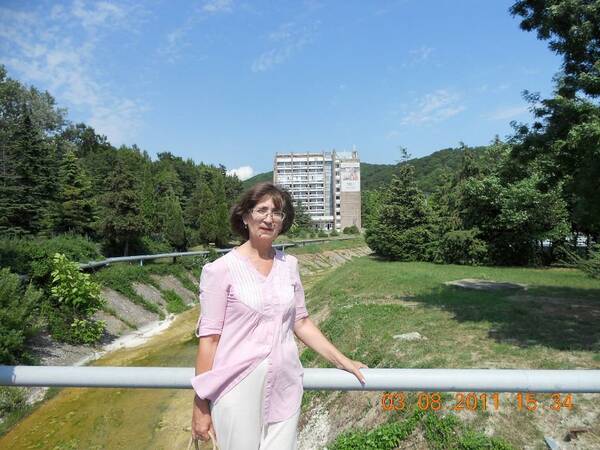 Елена Леонова