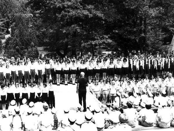 Июль август 1979 года.  Международная встреча детских радиохоров. Сводный хор.  Дирижер — Виктор Попов.
