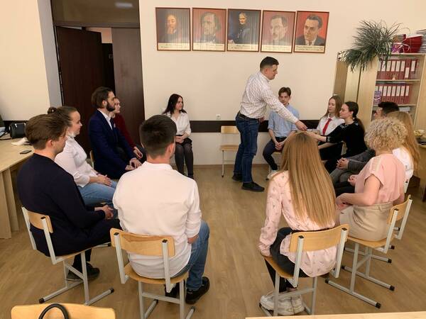 7 апреля 2021 года начальник  детского лагеря «Комсомольский» Александр Викторович Базук со своим заместителем  посетили Армавирский государственный педагогический университет.