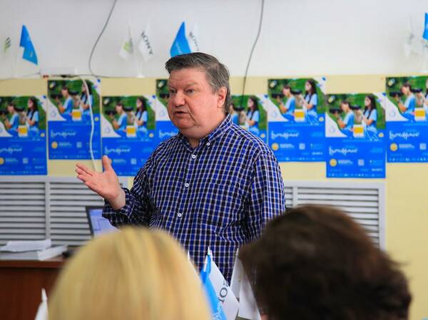 президент Московской региональной детской общественной организации «Творческое объединение «ЮНПРЕСС», доктор педагогических наук Сергей Цымбаленко.