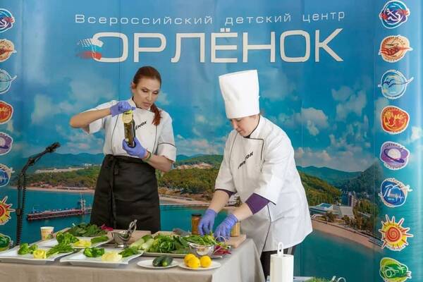 Эвелина Блёданс провела для орлят мастер класс по здоровому питанию...р