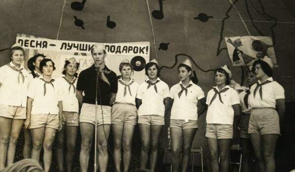 Танцы, песни ек