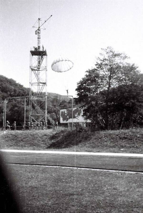 Парашютная вышка 1969