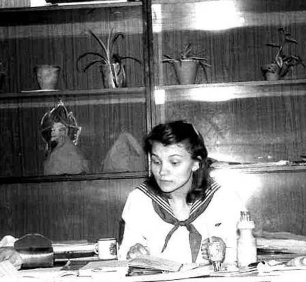 Чканникова (Хрусталёва) Елена. 1986 г. Штормовая. Вожатая.
