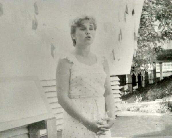 Веденеева (Минеева) Ольга. 1986 г., летние смены.  Комсомольский. Вожатая. Кострома.