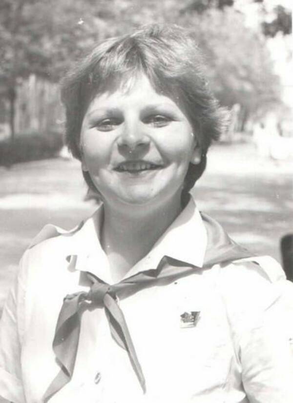 Тихомирова (Чайкина) Маргарита. 1983 – 1986 гг. Солнечная. Звёздная. Вожатая.