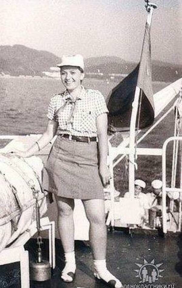 Хозова Елена. 1985г., 1986 г. летние смены. Звёздная. Вожатая. Москва.