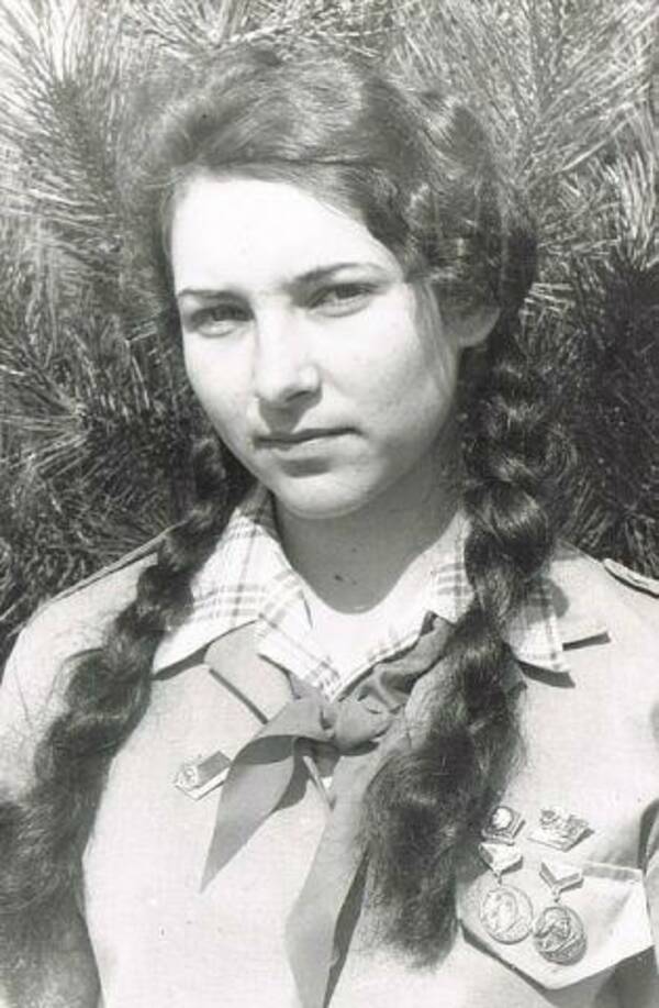 Полетаева Елена. 1976 г. Комсомольский. Штормовая. Вожатая.