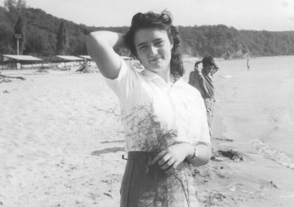 Калинина Вера. 1990  1993 гг. Звёздная. Вожатая.   Борисоглебск.   Воронежская.. jpg
