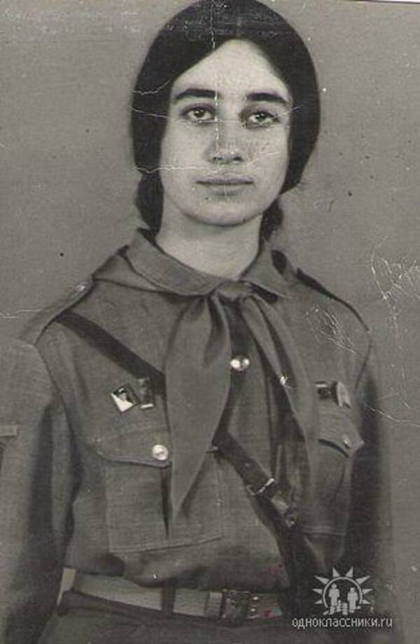 Шогенова Людмила. 1974 – 1976 гг. Стремительная. Вожатая. Баксан.  Кабардино  Балкария.
