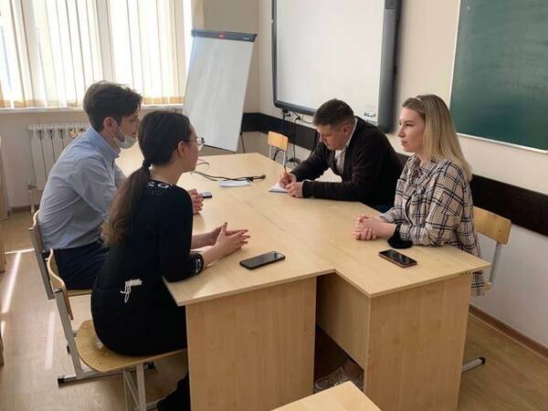 7 апреля 2021 года начальник  детского лагеря «Комсомольский» Александр Викторович Базук со своим заместителем  посетили Армавирский государственный педагогический  университет.