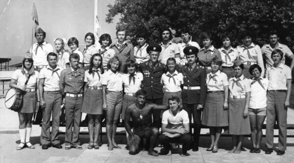 1982   