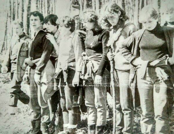 Восхождение на семашхо у могил павших солдат. 1984 год