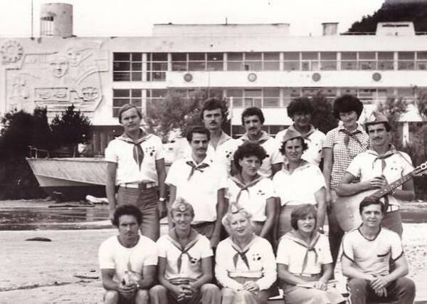 1982.